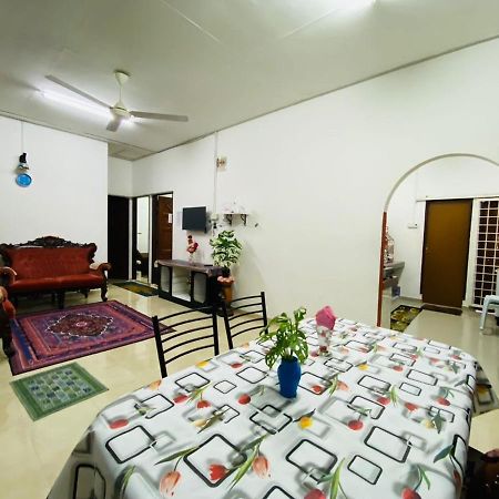 Homestay Ummi Kuala Terengganu Exterior foto